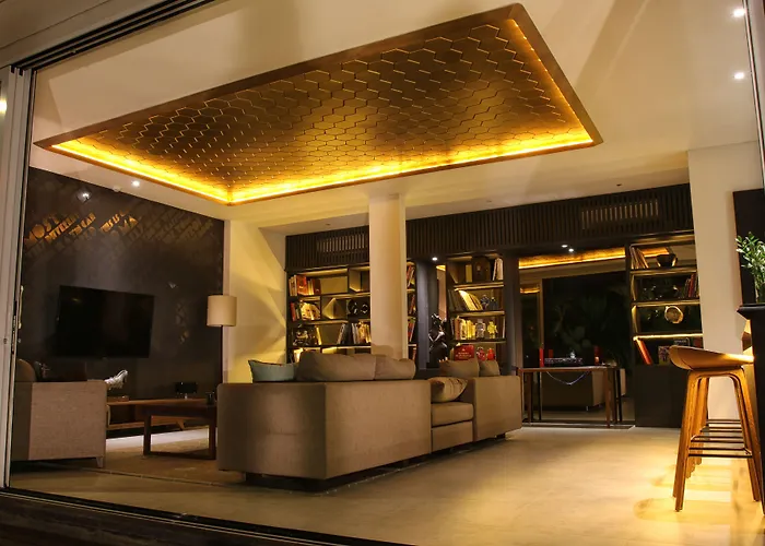 Hu'u * Seminyak (Bali)